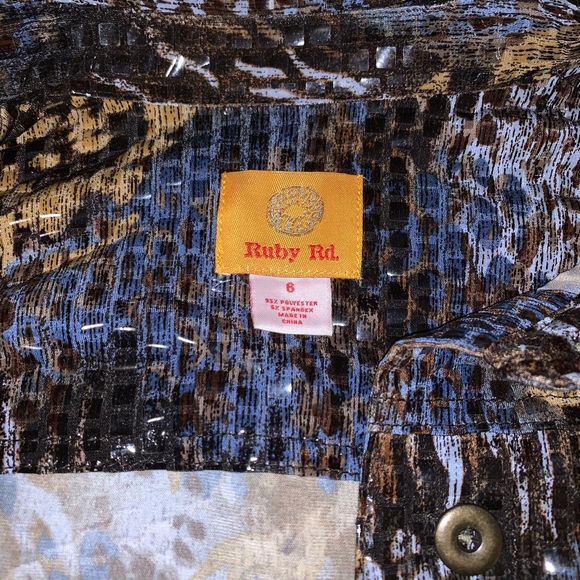 Used women’s ruby rd. Jacket - Picture 3 of 11